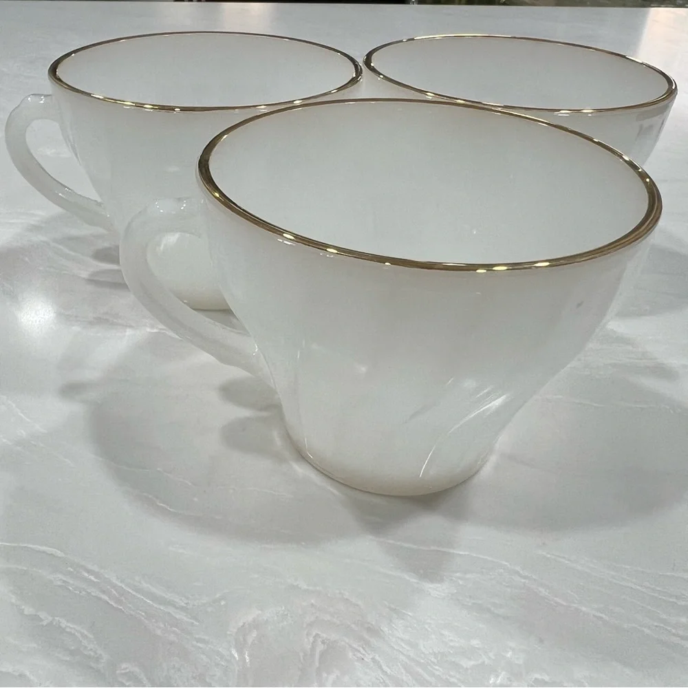 Vintage Anchor Hocking King Milk White Glass Swirl Gold Rim Cup Set Cottagecore